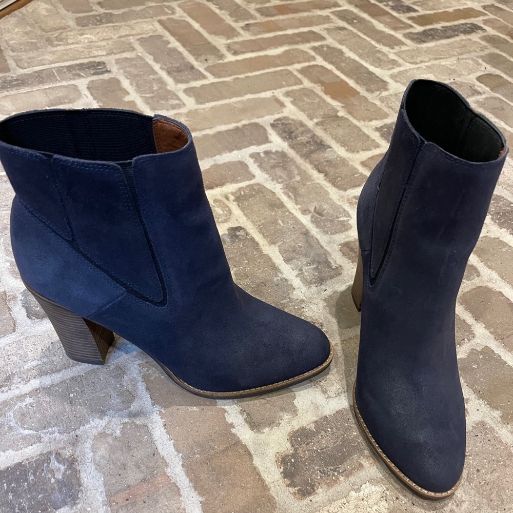 Lucky Brand Size 10 Navy Boots | Worn Once | Heeled Ankle Boots